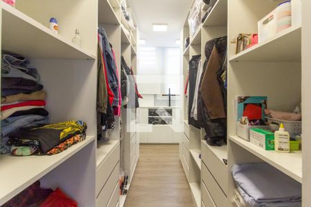 Apartamento à venda com 160m², 3 quartos e 1 vaga Apartamento à venda com 160m², 3 quartos e 1 vagaCloset da suíte