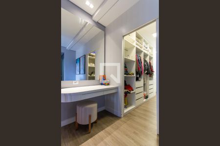 Apartamento à venda com 160m², 3 quartos e 1 vaga Apartamento à venda com 160m², 3 quartos e 1 vagaCloset da suíte