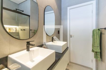 Apartamento à venda com 160m², 3 quartos e 1 vaga Apartamento à venda com 160m², 3 quartos e 1 vagaBanheiro da Suíte