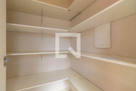 Casa de condomínio à venda com 1200m², 3 quartos e 10 vagas Casa de condomínio à venda com 1200m², 3 quartos e 10 vagasDispensa