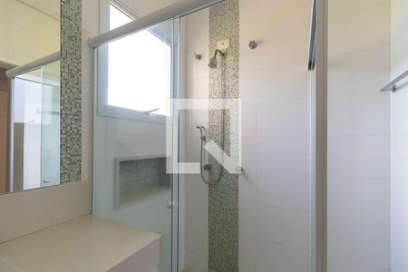 Casa de condomínio à venda com 1200m², 3 quartos e 10 vagas Casa de condomínio à venda com 1200m², 3 quartos e 10 vagasBanheiro da suíte 1