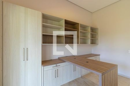 Casa de condomínio à venda com 1200m², 3 quartos e 10 vagas Casa de condomínio à venda com 1200m², 3 quartos e 10 vagasEscritório