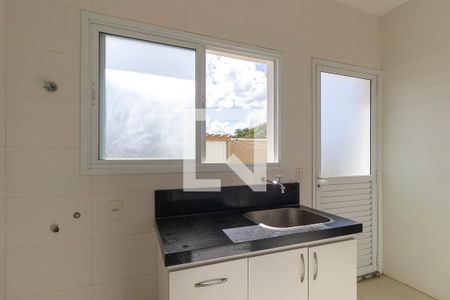 Casa de condomínio à venda com 1200m², 3 quartos e 10 vagas Casa de condomínio à venda com 1200m², 3 quartos e 10 vagasÁrea de serviço