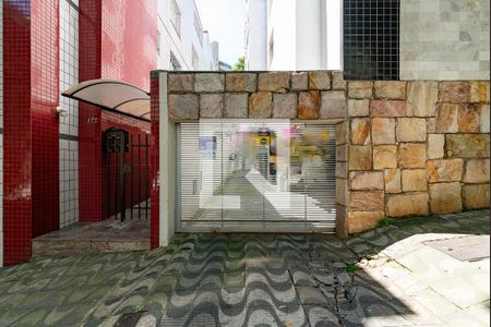 Apartamento para alugar com 120m², 3 quartos e 2 vagas Apartamento para alugar com 120m², 3 quartos e 2 vagasPLACA DE ALUGA-SE INSTALADA NO PORTAO DA GARAGEM (XHAW-264)