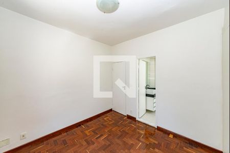 Apartamento para alugar com 120m², 3 quartos e 2 vagas Apartamento para alugar com 120m², 3 quartos e 2 vagasSuíte