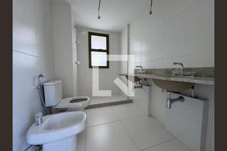 Apartamento à venda com 185m², 3 quartos e 3 vagasSuíte - Banheiro