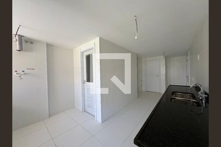 Apartamento à venda com 185m², 3 quartos e 3 vagasCozinha e Área de Serviço