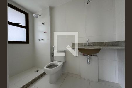 Apartamento à venda com 185m², 3 quartos e 3 vagasBanheiro Social