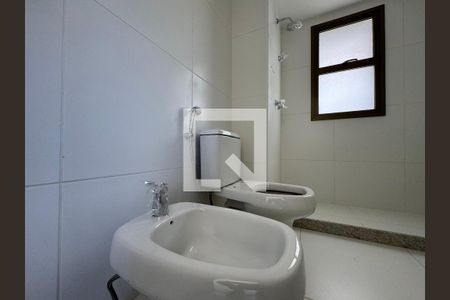 Apartamento à venda com 185m², 3 quartos e 3 vagasSuíte - Banheiro