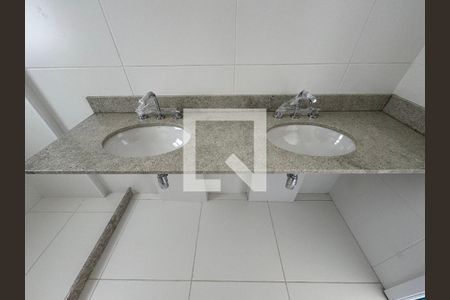 Apartamento à venda com 185m², 3 quartos e 3 vagasSuíte - Banheiro