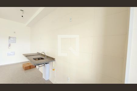 Apartamento à venda com 85m², 3 quartos e 2 vagas Apartamento à venda com 85m², 3 quartos e 2 vagasCozinha e Área de Serviço