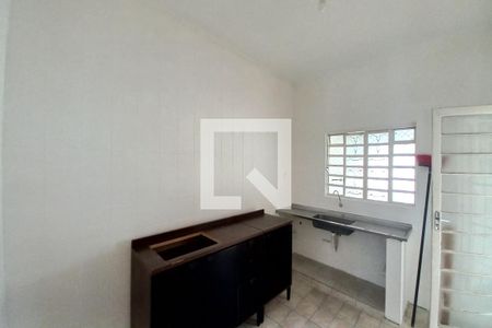 Casa à venda com 300m², 2 quartos e 3 vagas Casa à venda com 300m², 2 quartos e 3 vagasCozinha