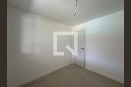 Apartamento à venda com 125m², 3 quartos e 2 vagasQuarto 2