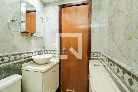 Apartamento à venda com 135m², 4 quartos e 2 vagas Apartamento à venda com 135m², 4 quartos e 2 vagasBanheiro da Suíte