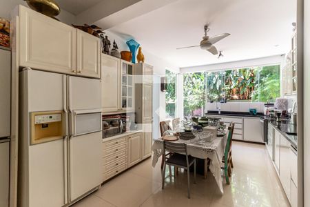 Casa à venda com 400m², 3 quartos e 10 vagasCozinha