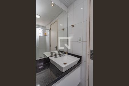 Apartamento à venda com 72m², 3 quartos e 2 vagas Apartamento à venda com 72m², 3 quartos e 2 vagasBanheiro da suíte