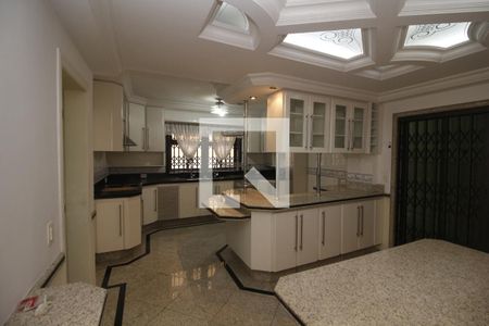 Casa à venda com 370m², 4 quartos e 8 vagasCozinha