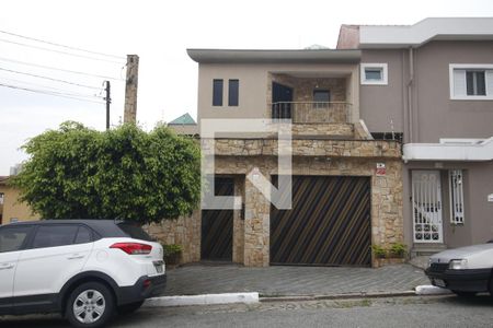 Casa à venda com 370m², 4 quartos e 8 vagasFachada