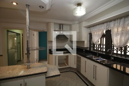 Casa à venda com 370m², 4 quartos e 8 vagasCozinha