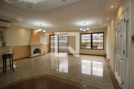 Sala de TV de casa à venda com 4 quartos, 370m² em Vila Carrão, São Paulo