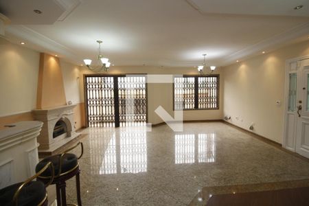 Sala de TV de casa à venda com 4 quartos, 370m² em Vila Carrão, São Paulo