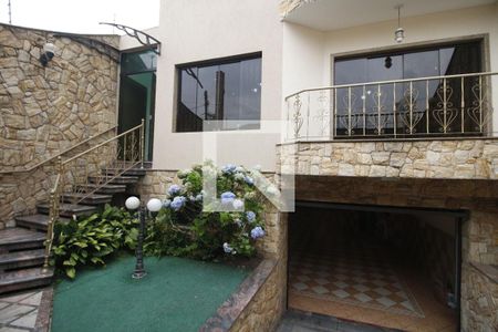 Casa à venda com 370m², 4 quartos e 8 vagasEntrada