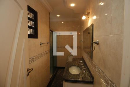 Casa à venda com 370m², 4 quartos e 8 vagasBanheiro da Suíte 2