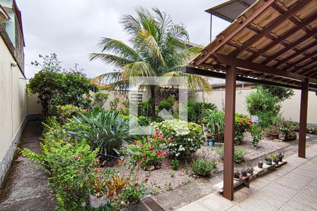 Casa à venda com 180m², 2 quartos e 2 vagasparte de tras da casa