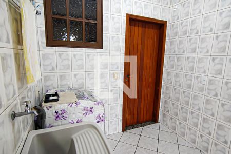 Casa à venda com 180m², 2 quartos e 2 vagasarea de serviço