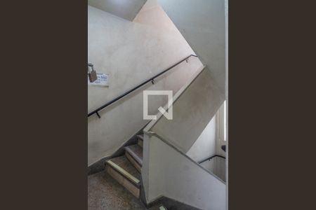 Apartamento à venda com 52m², 1 quarto e sem vagaEscadas