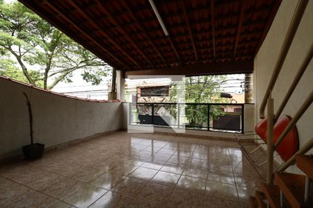 Casa à venda com 157m², 3 quartos e 2 vagasVaranda