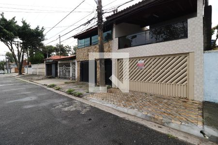 Casa à venda com 157m², 3 quartos e 2 vagasFachada