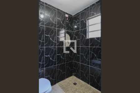 Casa à venda com 92m², 3 quartos e 2 vagasEdícula - Banheiro do Studio