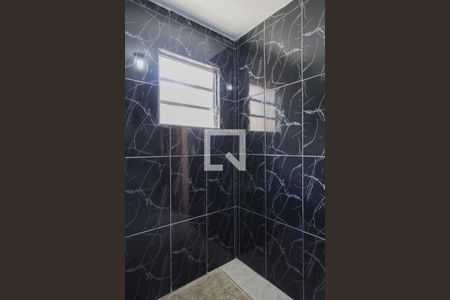 Casa à venda com 92m², 3 quartos e 2 vagasEdícula - Banheiro do Studio