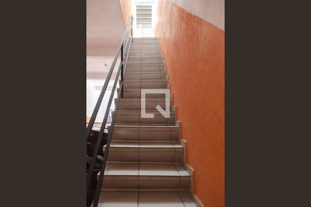 Casa para alugar com 60m², 1 quarto e sem vaga Casa para alugar com 60m², 1 quarto e sem vagaEscada