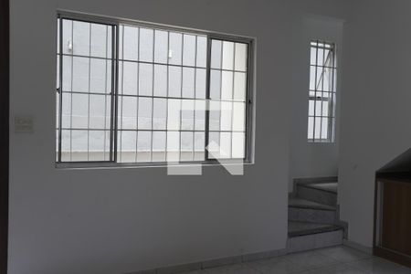 Sala de casa de condomínio para alugar com 3 quartos, 90m² em Goiânia, Belo Horizonte