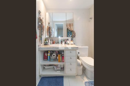 Apartamento à venda com 136m², 2 quartos e 2 vagasBanheiro da Suíte 2