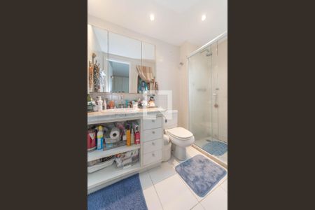 Apartamento à venda com 136m², 2 quartos e 2 vagasBanheiro da Suíte 2