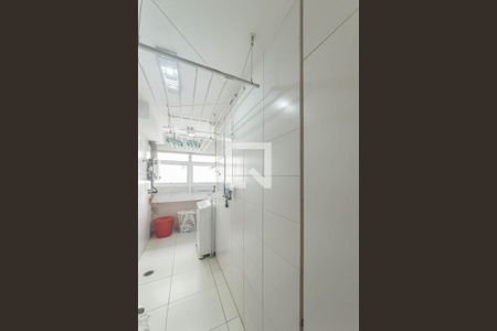 Apartamento à venda com 136m², 2 quartos e 2 vagasLavanderia