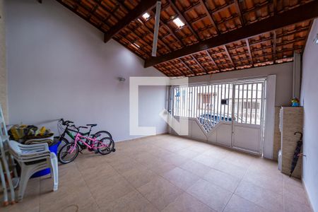 Casa à venda com 152m², 3 quartos e 2 vagas Casa à venda com 152m², 3 quartos e 2 vagasGaragem