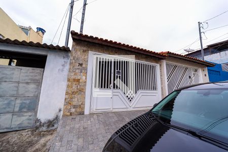 Casa à venda com 152m², 3 quartos e 2 vagas Casa à venda com 152m², 3 quartos e 2 vagasFachada