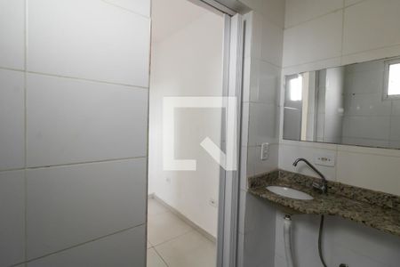 Casa de condomínio à venda com 69m², 2 quartos e 1 vaga Casa de condomínio à venda com 69m², 2 quartos e 1 vagaBanheiro da Suíte 1