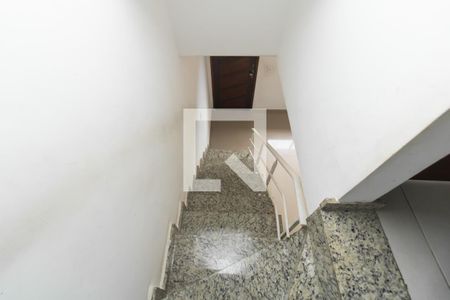 Casa de condomínio à venda com 69m², 2 quartos e 1 vaga Casa de condomínio à venda com 69m², 2 quartos e 1 vagaEscada