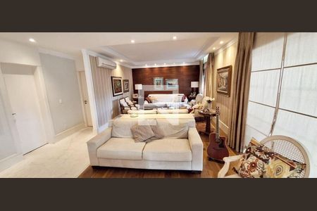 Apartamento à venda com 211m², 3 quartos e 3 vagas