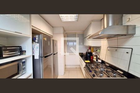 Apartamento à venda com 211m², 3 quartos e 3 vagas