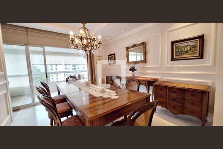 Apartamento à venda com 211m², 3 quartos e 3 vagas