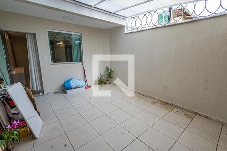 Casa para alugar com 65m², 2 quartos e 1 vagagaragem