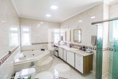 Casa de condomínio para alugar com 600m², 6 quartos e 6 vagasBanheiro da Suíte 1