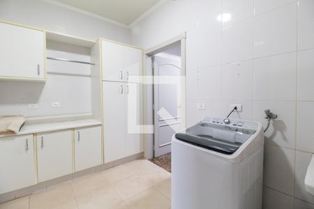 Casa de condomínio para alugar com 600m², 6 quartos e 6 vagasÁrea de Serviço