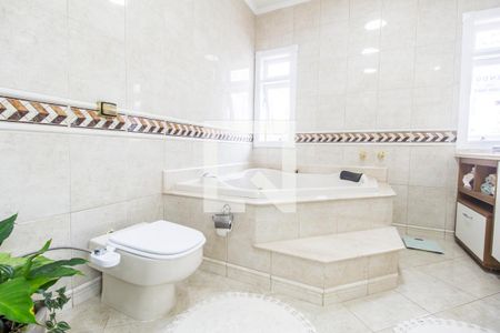 Casa de condomínio para alugar com 600m², 6 quartos e 6 vagasBanheiro da Suíte 1